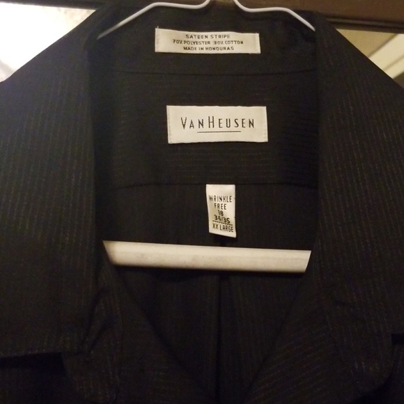 Van Heusen Dress Shirt - Picture 2 of 3